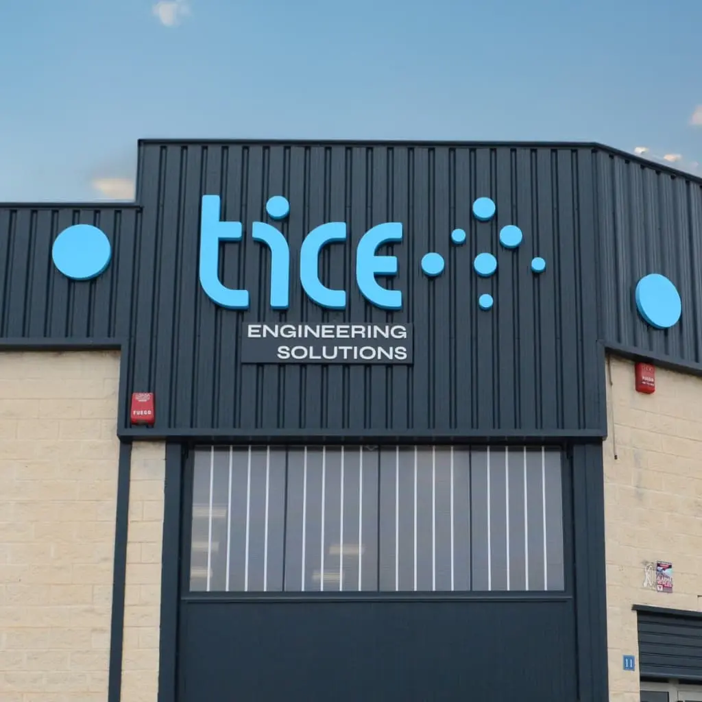 Fachada con el logo de Grupo TICE Ingenieros