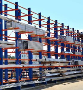 Estanterías Cantiléver para almacenar tubos metálicos