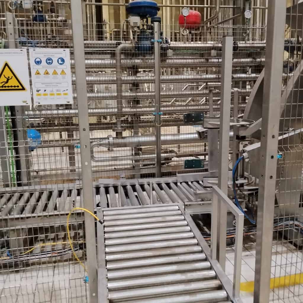 Transportador de rodillos industrial adaptado según RD 1215/1997